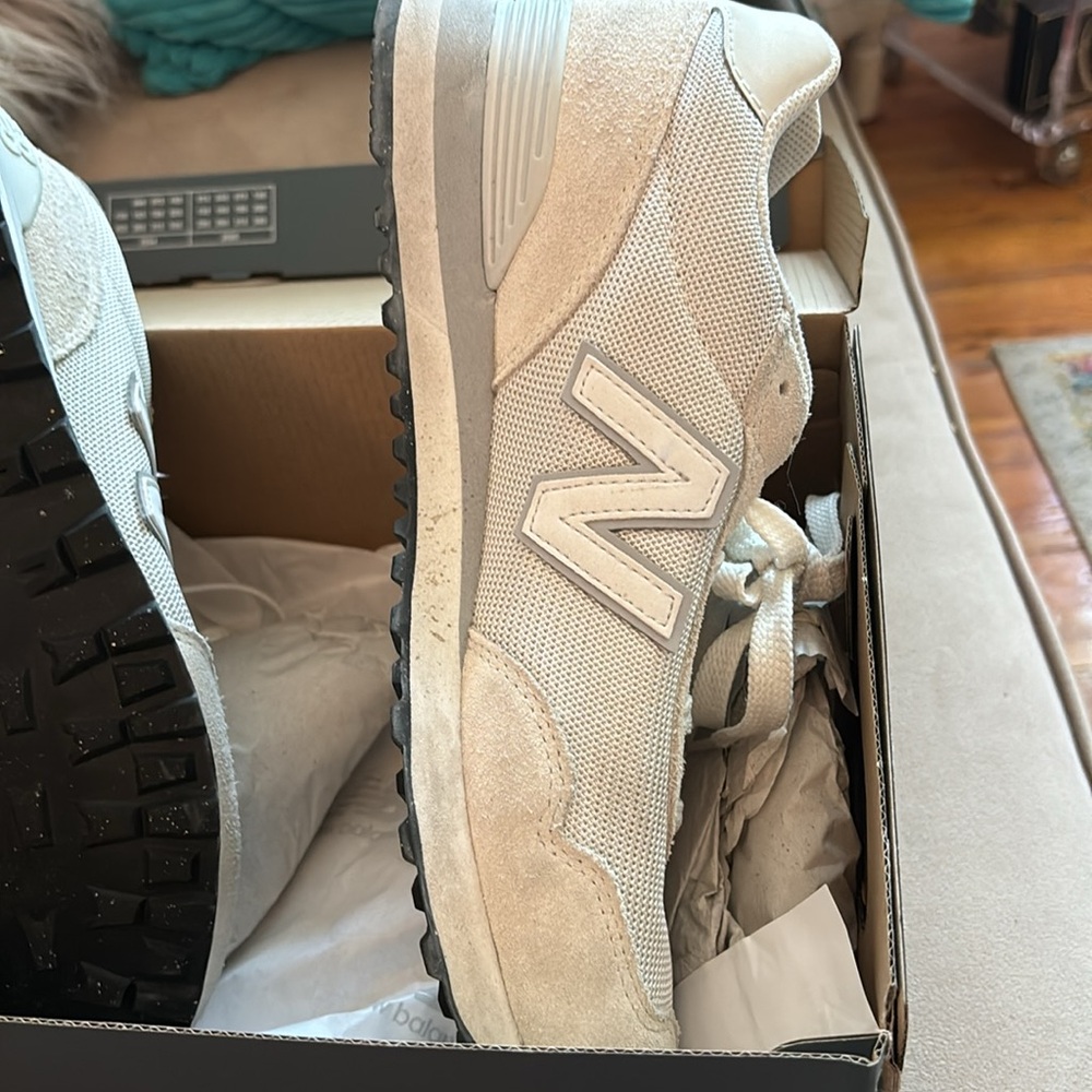 New Balance women’s sneaker - Picture 9 of 9